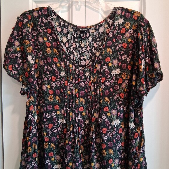 Torrid Black Floral Flutter Sleeve Blouse Women's Size 1 - Picture 1 of 13